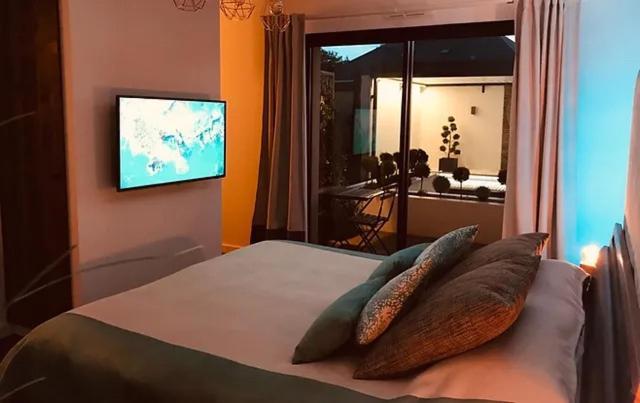 Mini Avec Vue Piscine, Jacuzzi, Sauna, Home-cinema, Bureau, Salle De Sport Privatises