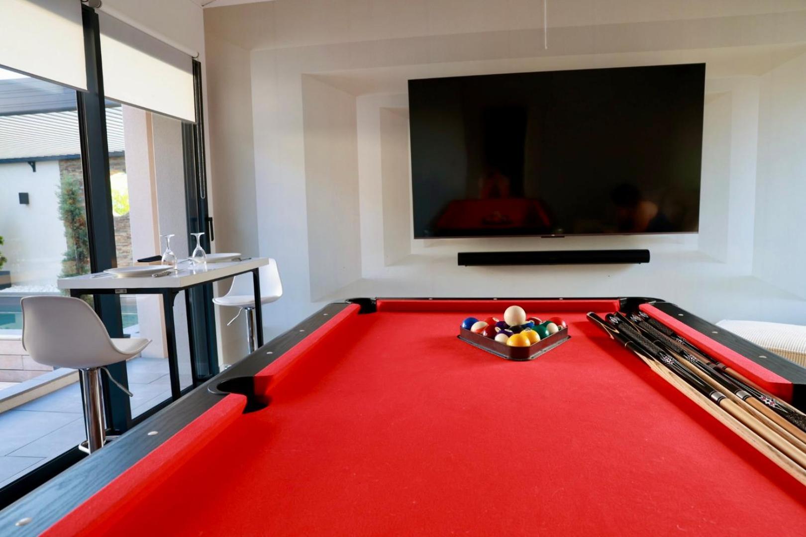 Villa Mini Avec Vue Piscine, Jacuzzi, Sauna, Home-cinema, Bureau, Salle De Sport Privatises