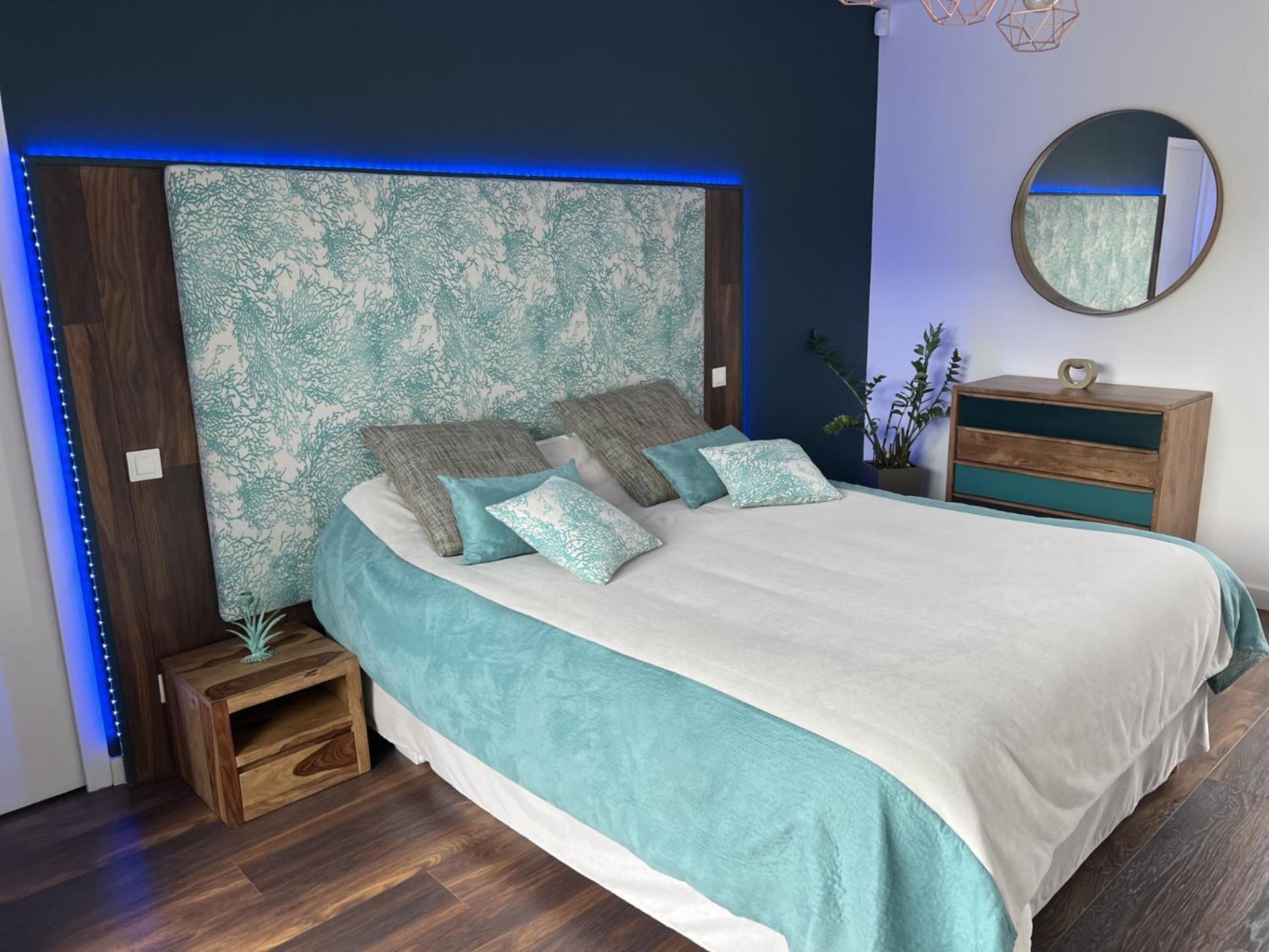 Mini Avec Vue Piscine, Jacuzzi, Sauna, Home-cinema, Bureau, Salle De Sport Privatises